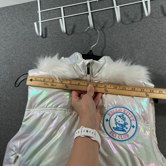 Hello Kitty Snow Angel Cropped Puffer Vest Size XL - Picture 7 of 16